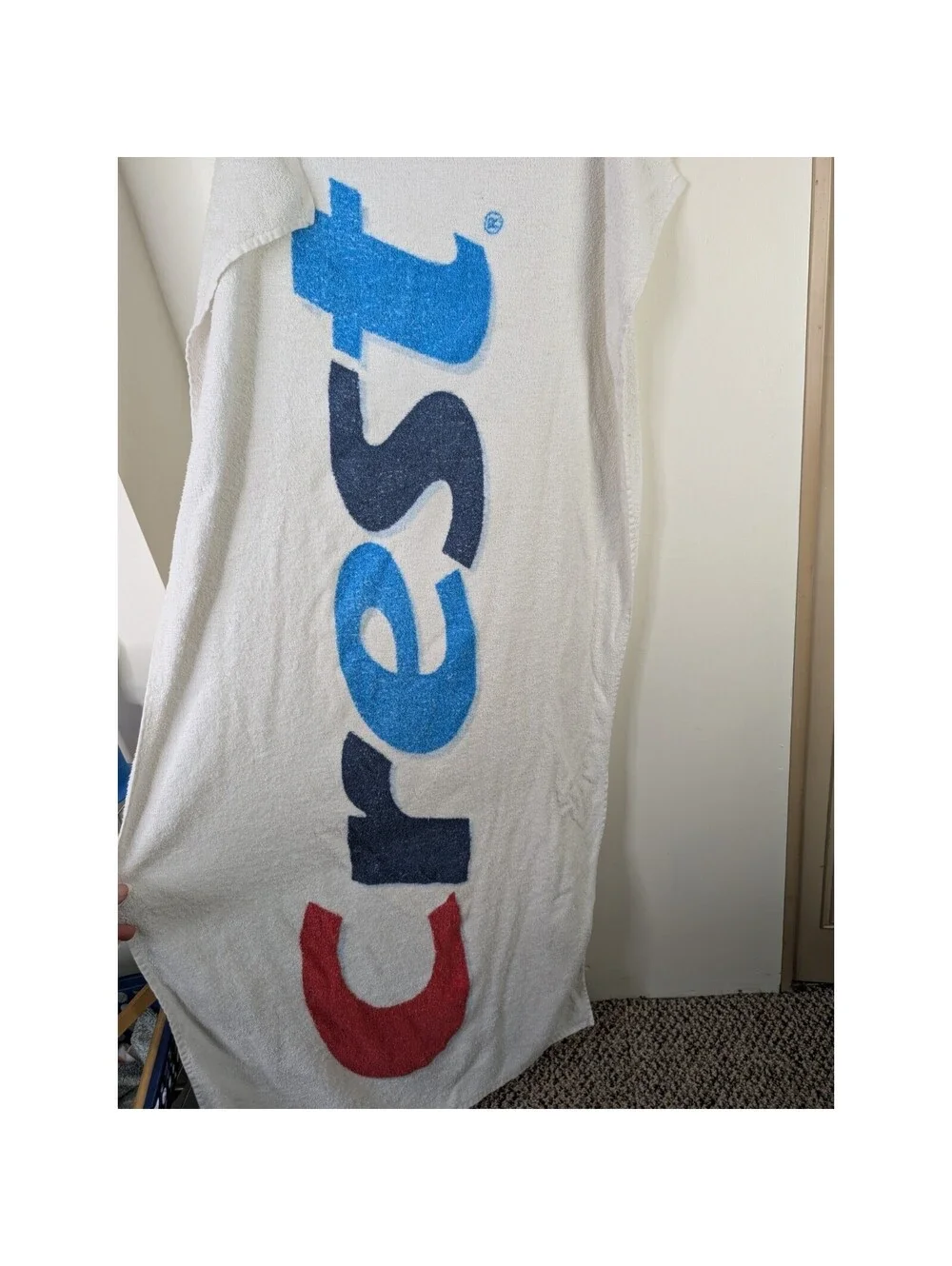 Vintage Crest Toothpaste Bath Towel Beach Red White Blue 28x56